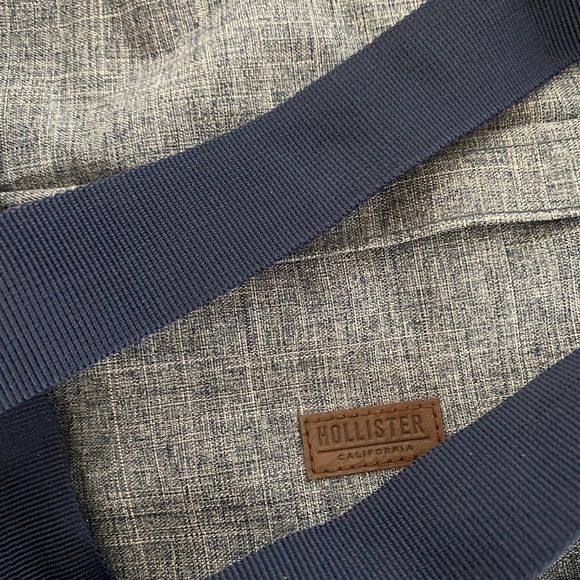 Hollister Duffle Bag - Picture 2 of 7